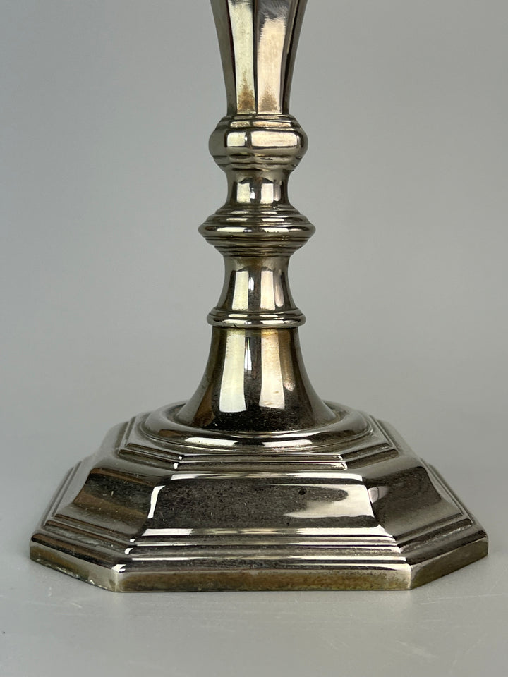 Coppia di Portacandele in Silverplated – Stile Classico a Base Ottagonale