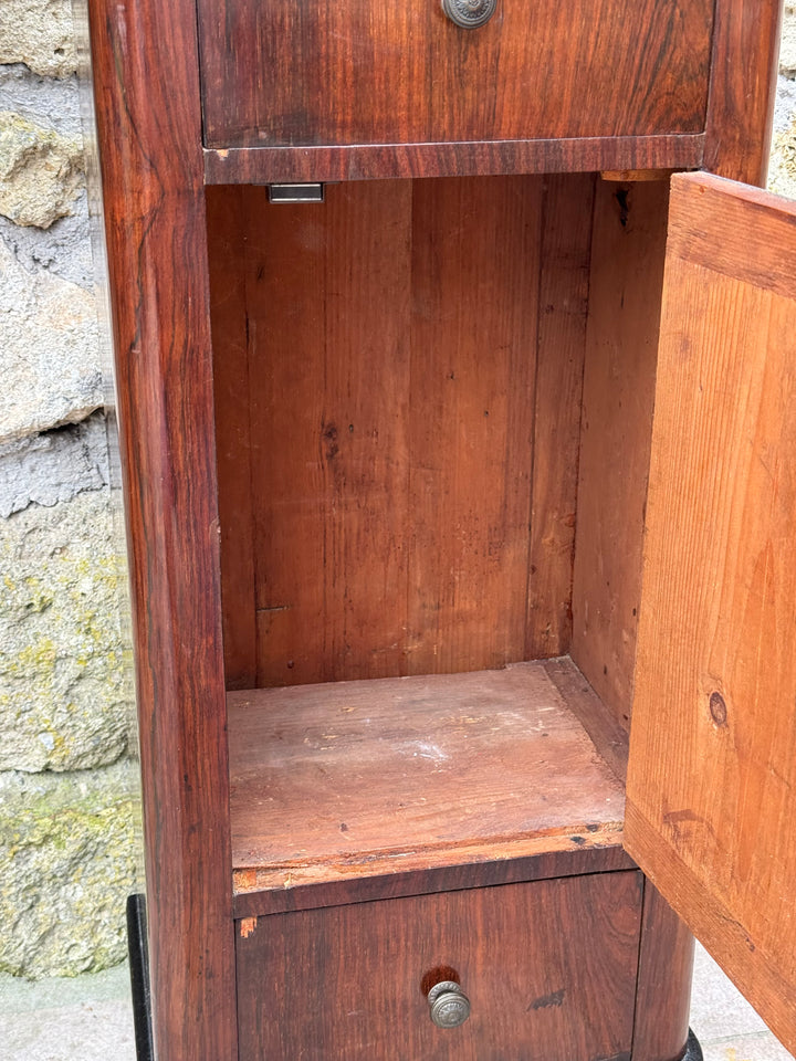 Comodino antico a colonna con anta e due cassetti Italia prima metà Novecento