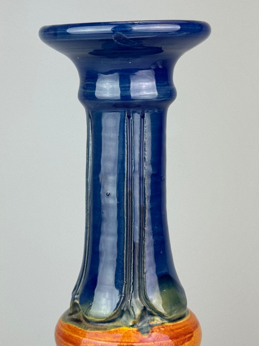 Grande portacandela vintage in ceramica policroma blu cobalto e decori fogliati