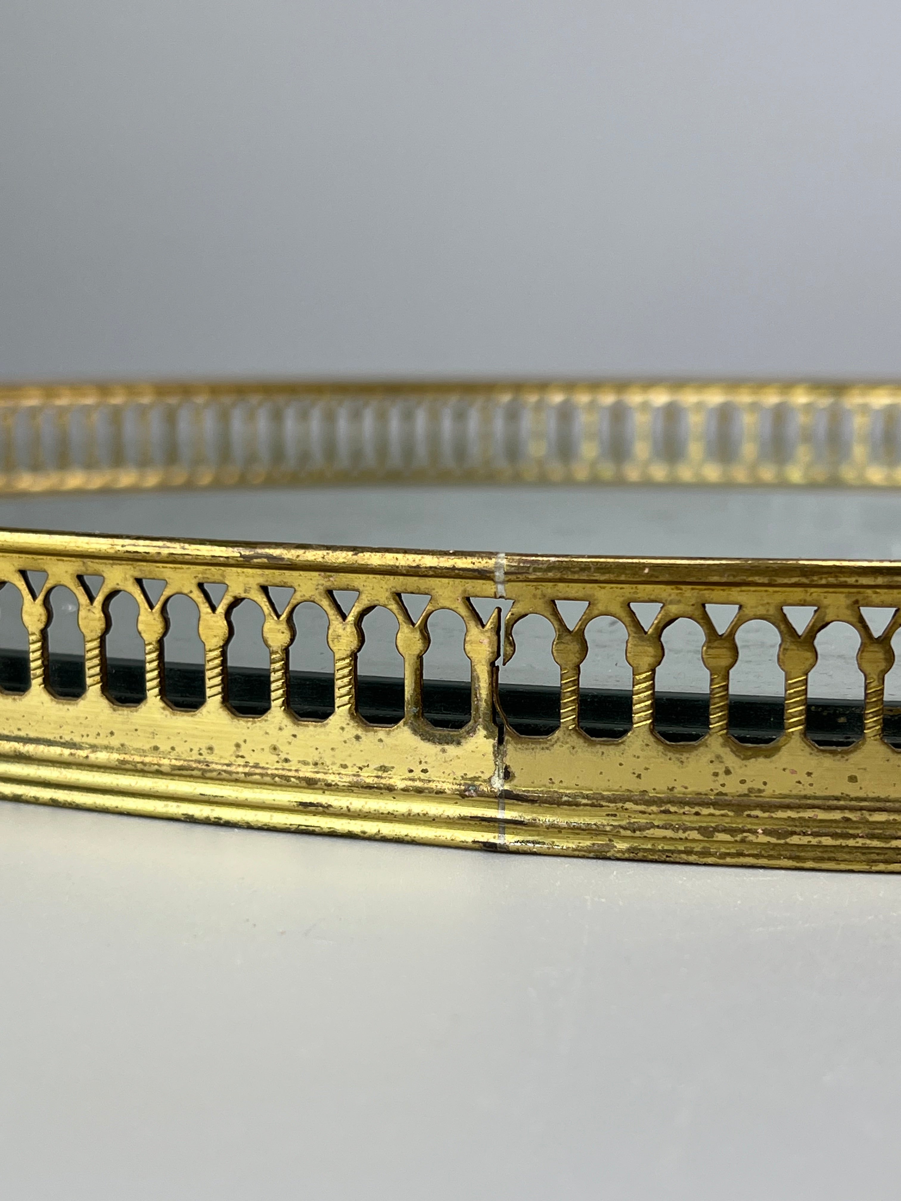 Vassoio Portagioelli FONDAZZA In Ottone Dorato E Vetro – Stampa Geometrica Colorata – Ideale Per Anelli, Orologi E Vanità