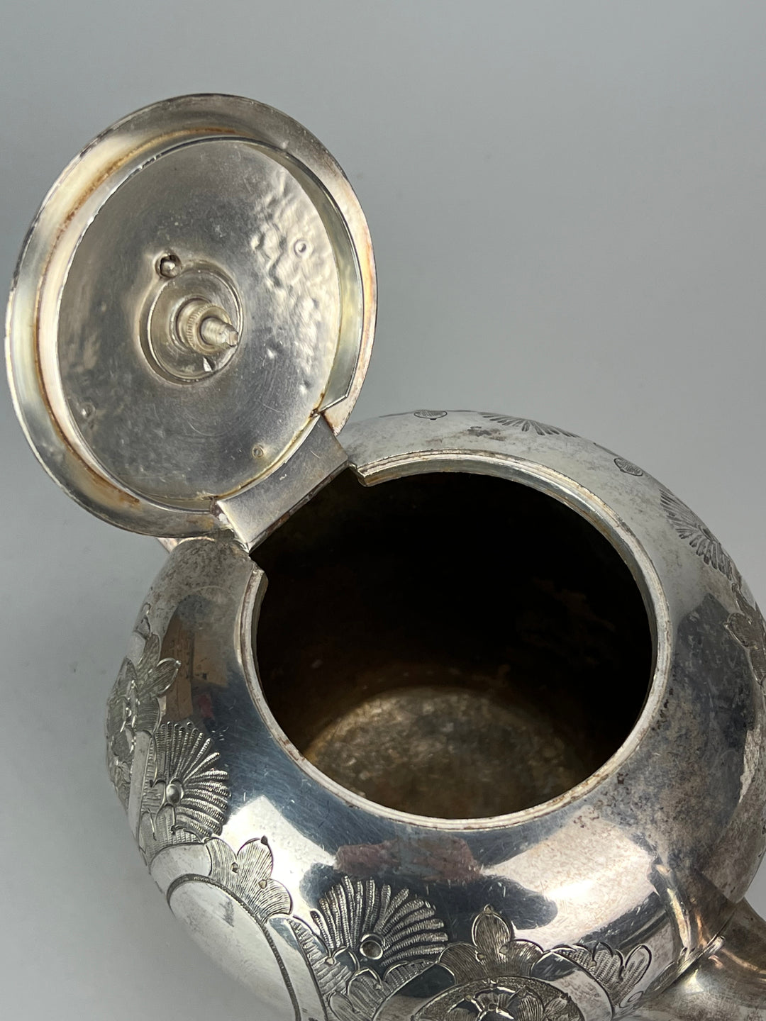 Teiera inglese silverplated decoro inciso