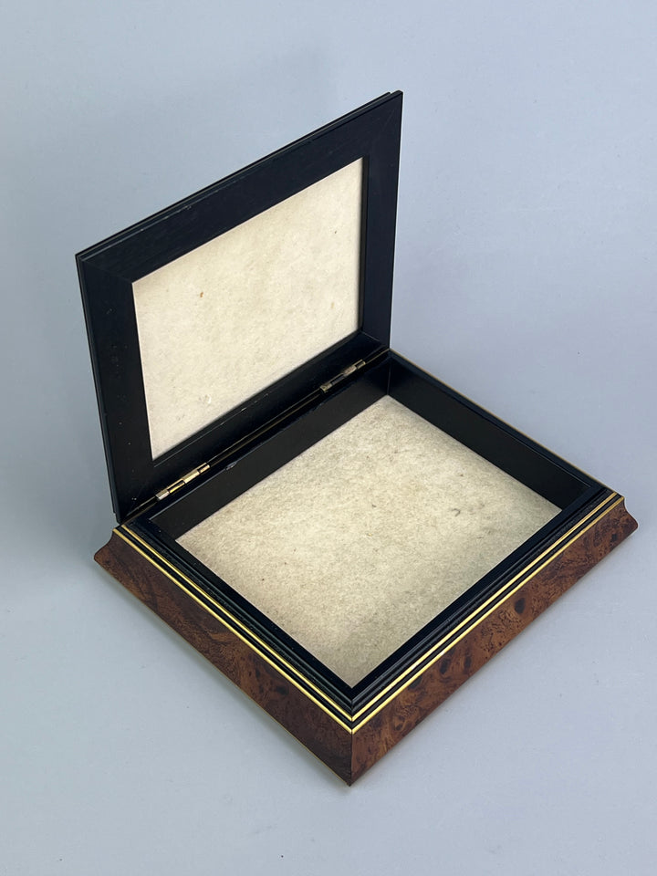 Scatola in legno radica con pannello in argento 999 e foglia oro EUROESSE