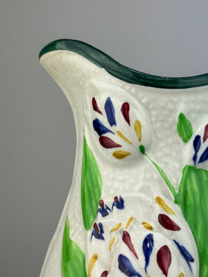 Brocca in ceramica decorata a mano con motivo floreale