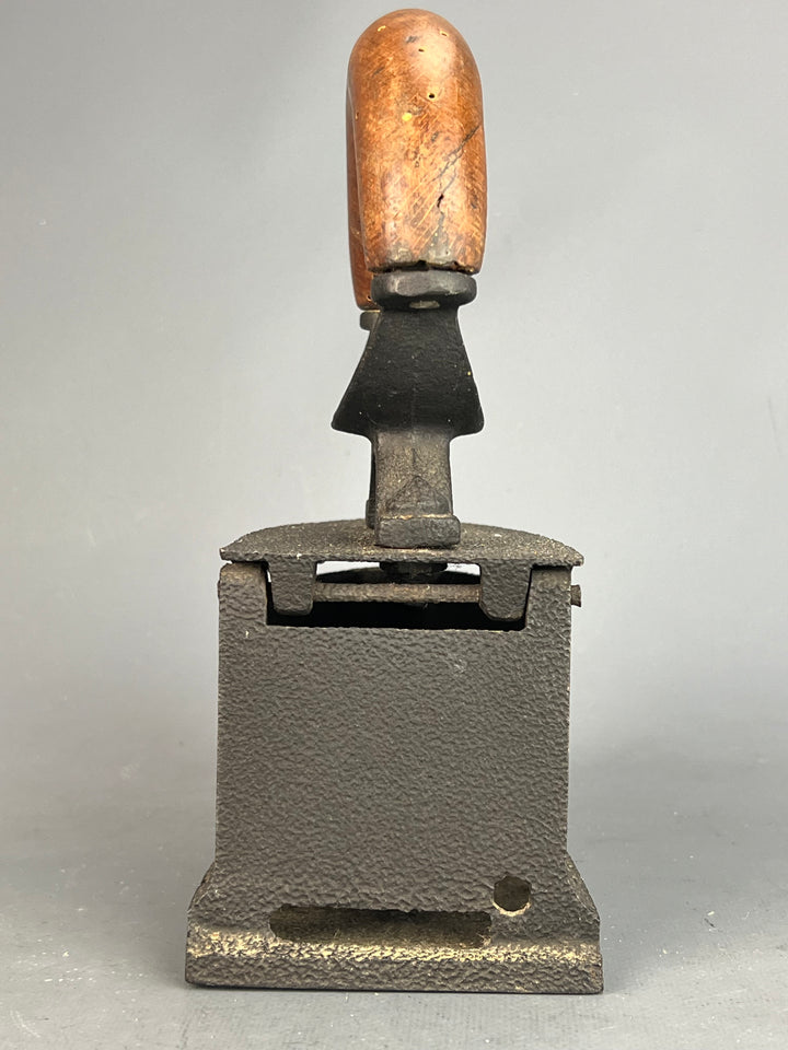 Antico Ferro da stiro ghisa e legno vintage