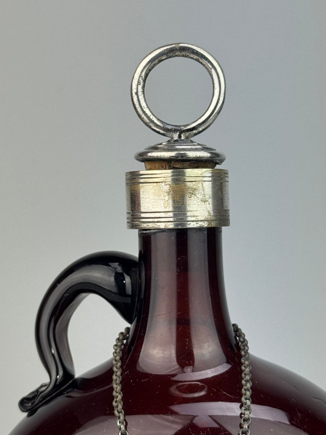 Bottiglia Decanter Brandy in vetro soffiato ambra targa silverplate vintage