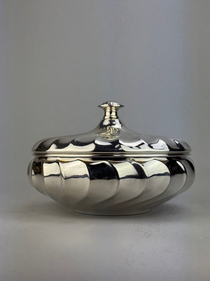 Scatola porta bon bon OLRI silverplated con coperchio