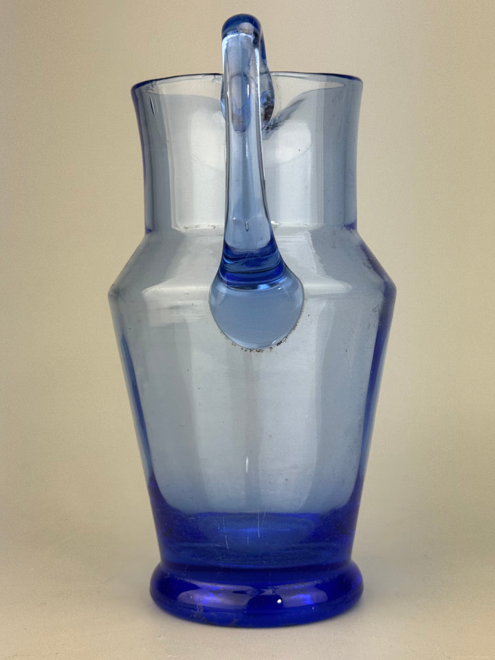 Brocca in vetro blu vintage