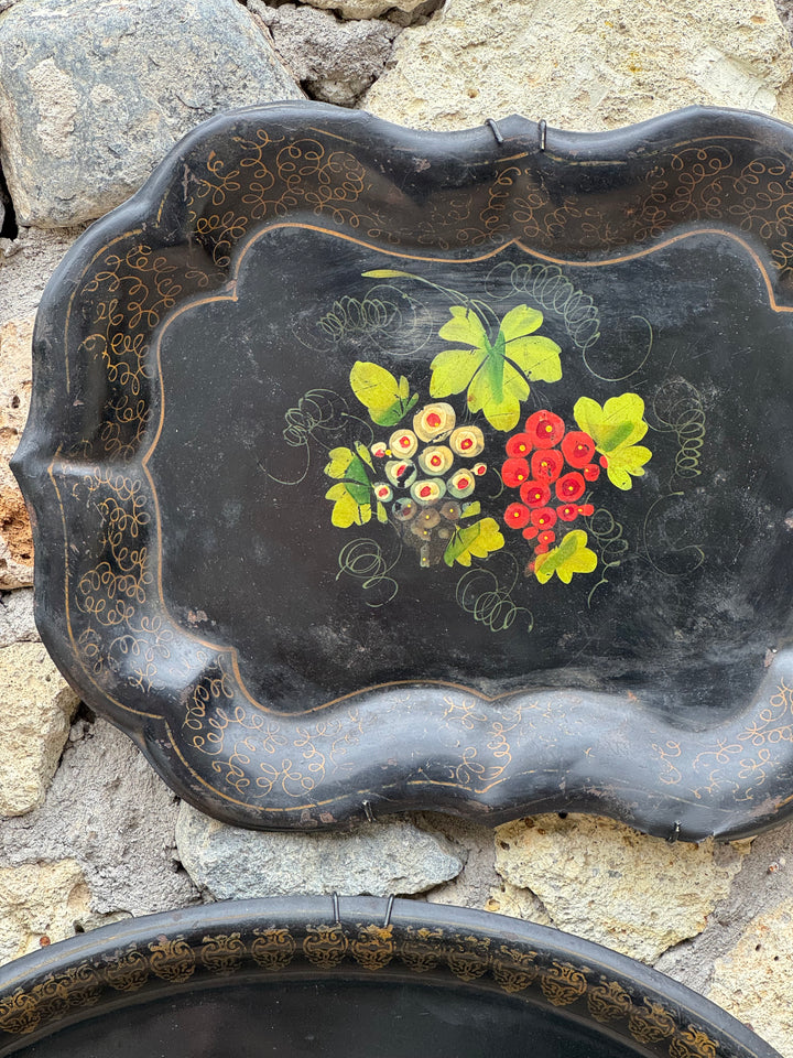 Set Vassoi vintage in metallo nero dipinti a mano con decorazioni floreali stile russo