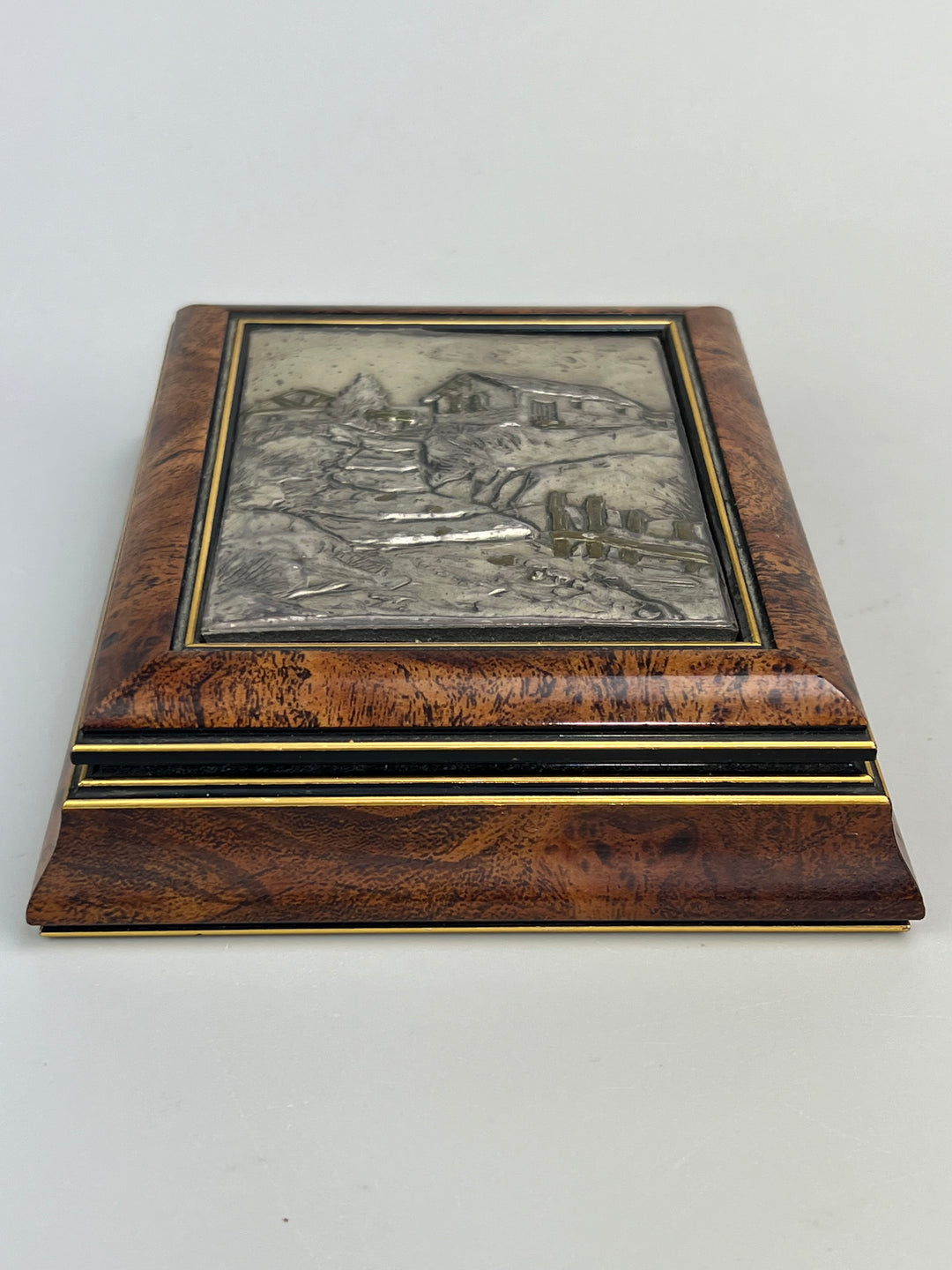 Scatola in legno radica con pannello in argento 999 e foglia oro EUROESSE