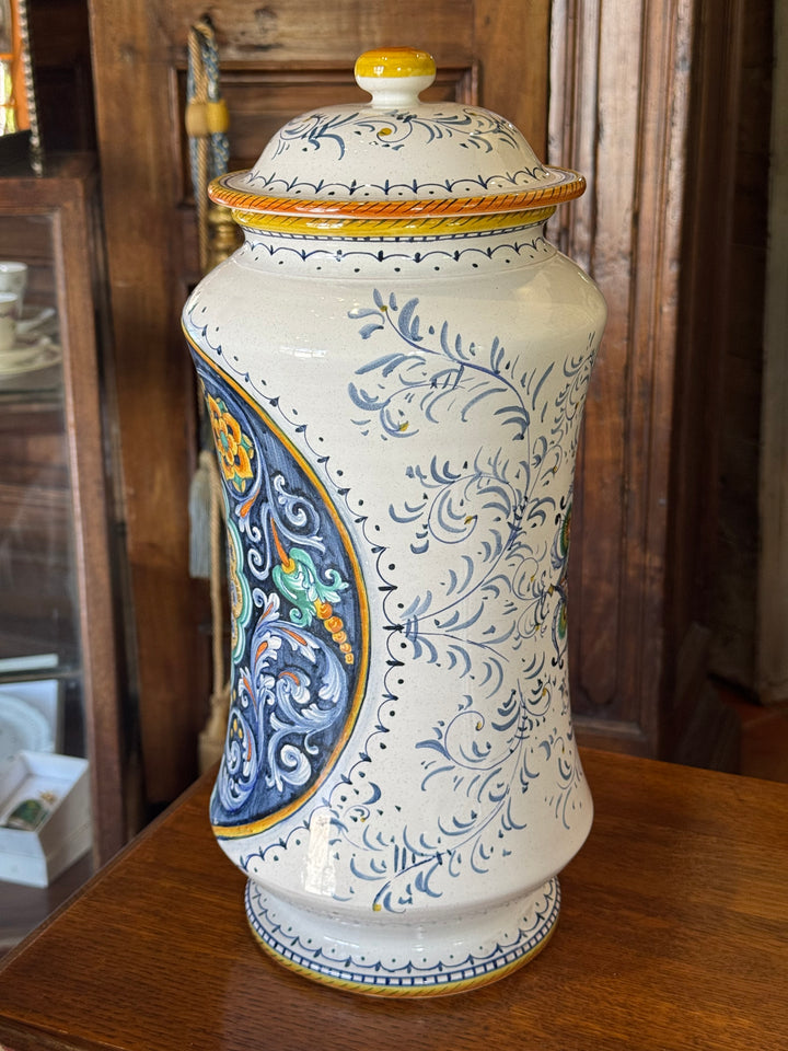 Vaso con coperchio in ceramica Deruta dipinta a mano