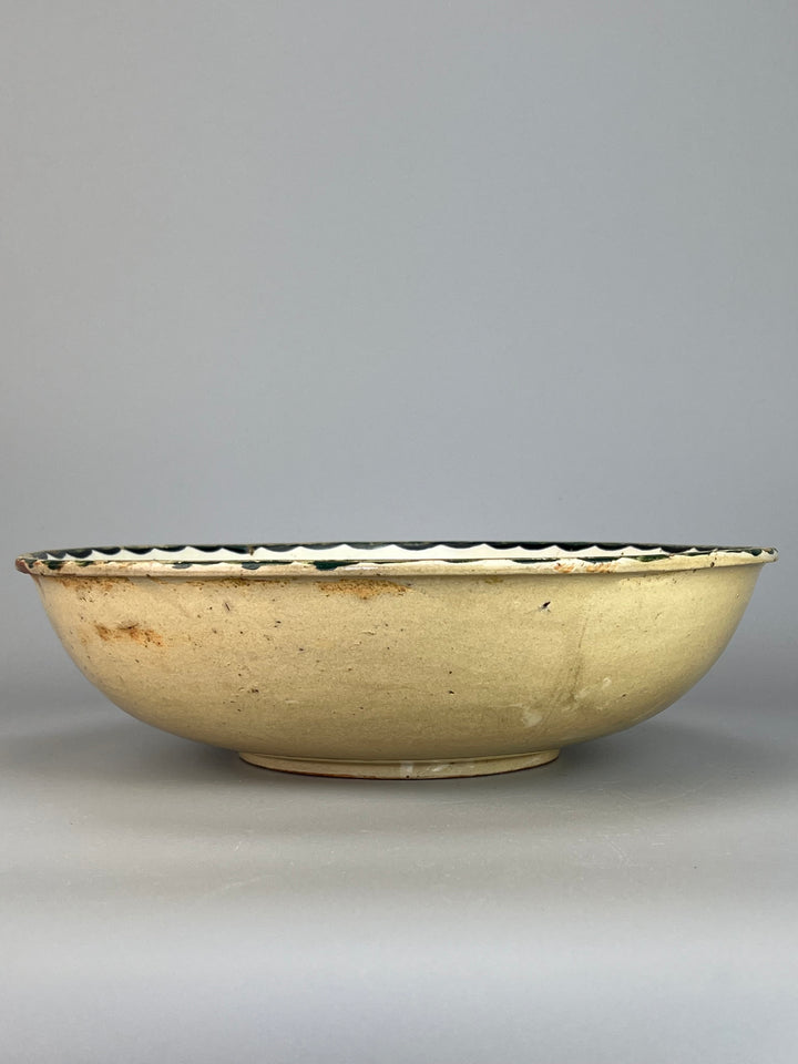 Centrotavola ceramica decoro floreale dipinto