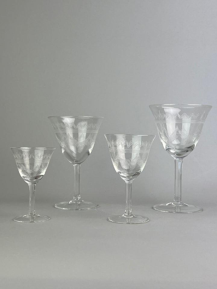Servizio di calici in cristallo inciso da 4 misure per 8 persone