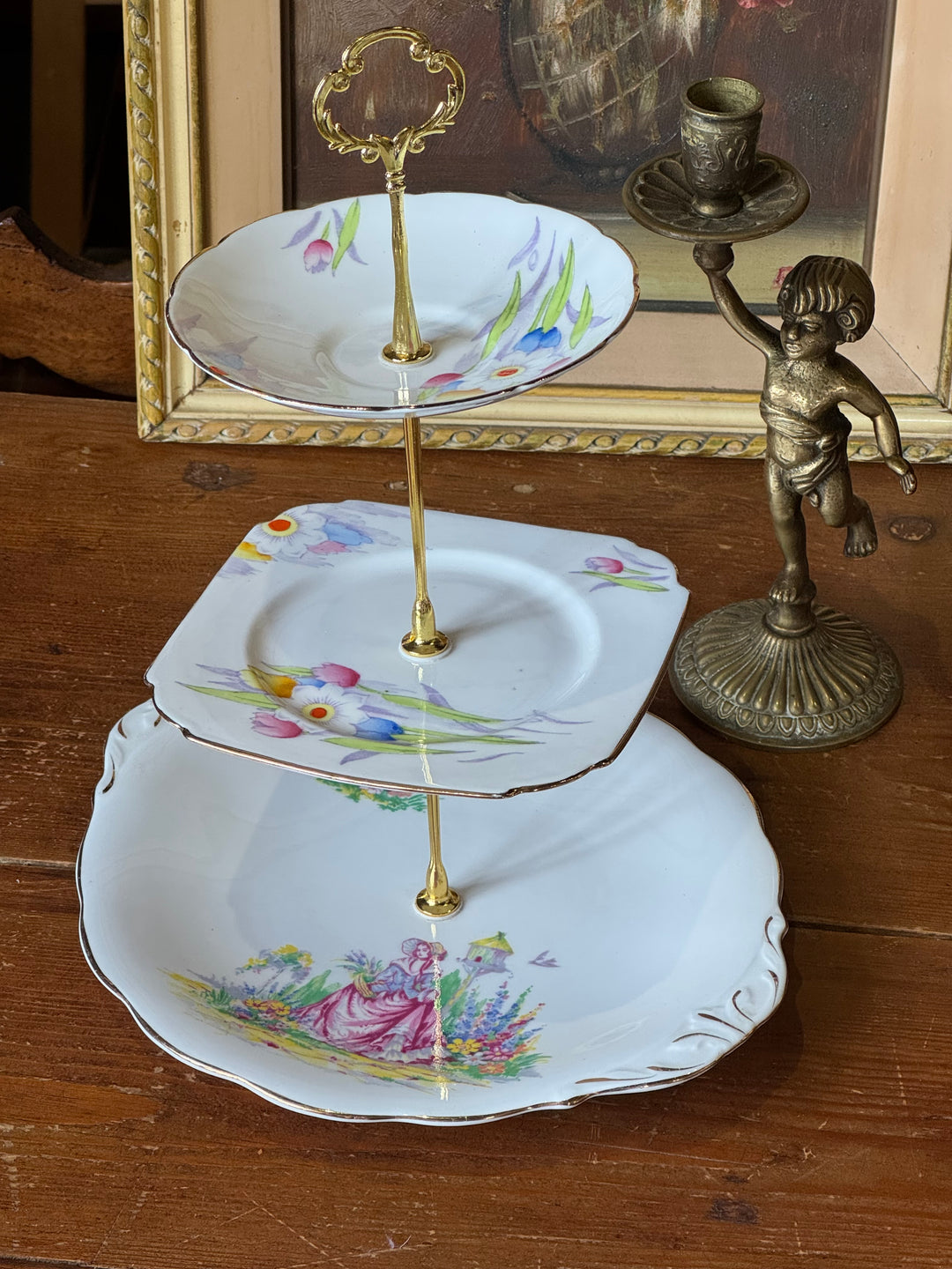 Alzata da dolce a tre piani porcellana inglese