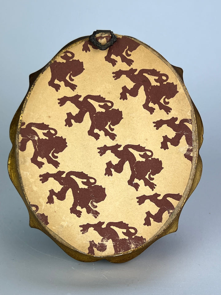 Miniatura Ovale con Cornice Dorata – Ritratto Femminile, Dipinta a Mano