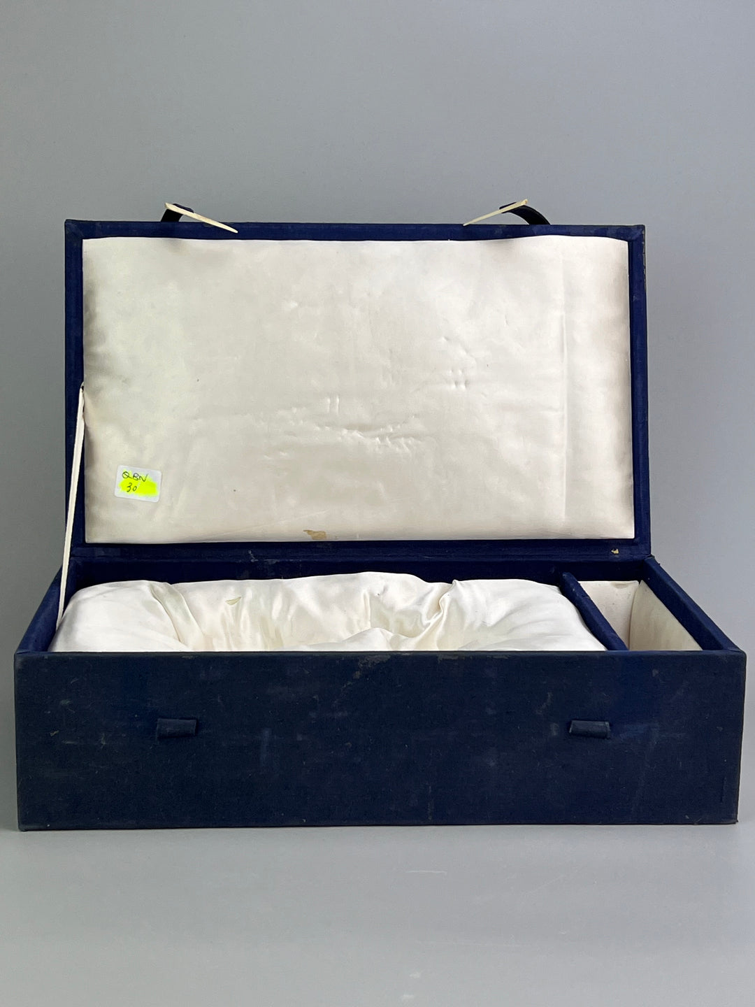 Scultura orientale in giada, Fenice su base in legno intagliato