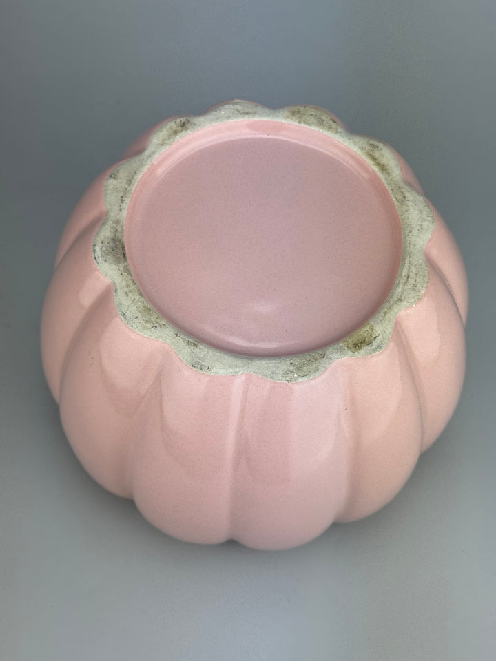 Cachepot vintage in ceramica rosa scanalata