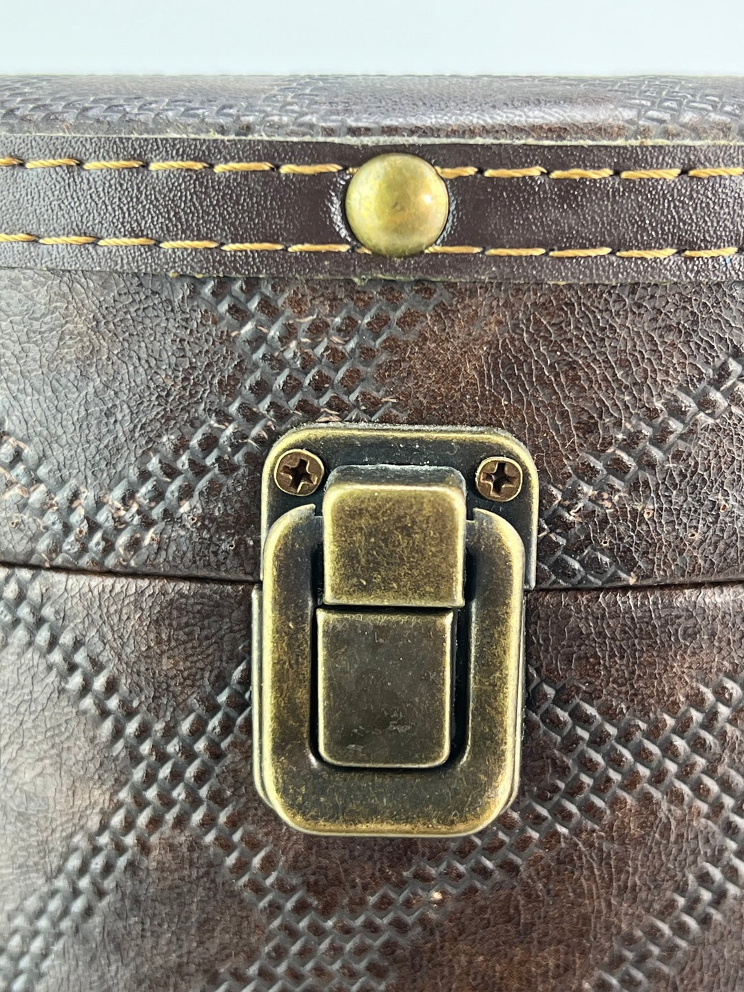 Cappelliera tonda vintage in similpelle marrone
