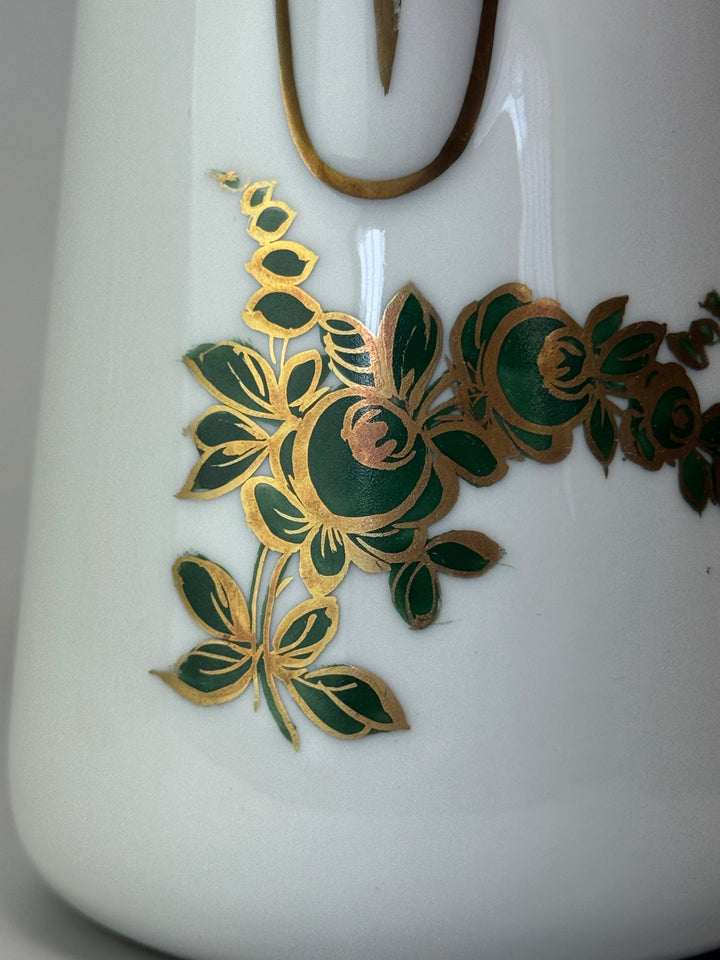 Cioccolatiera vintage in porcellana decorata con manico in legno