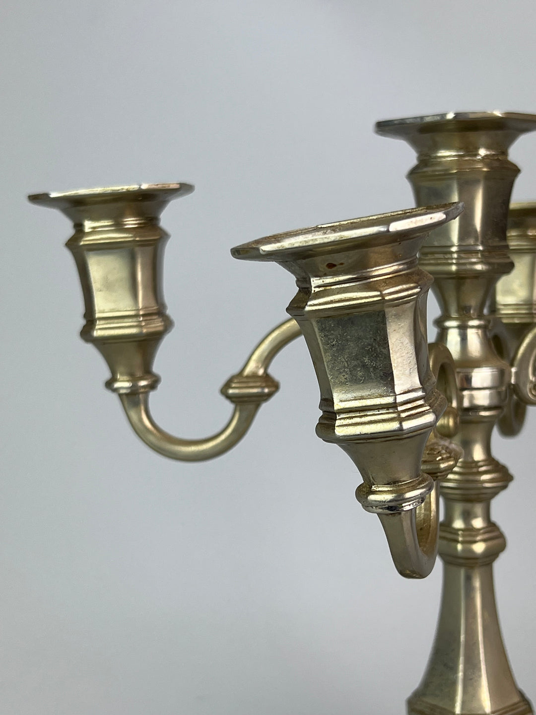 Candelabro a 5 Fiamme in Silverplated – Eleganza Classica