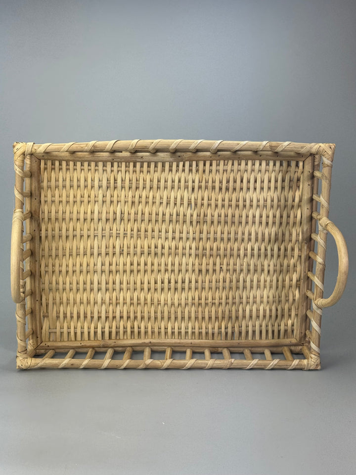 Vassoio rettangolare in rattan con manici