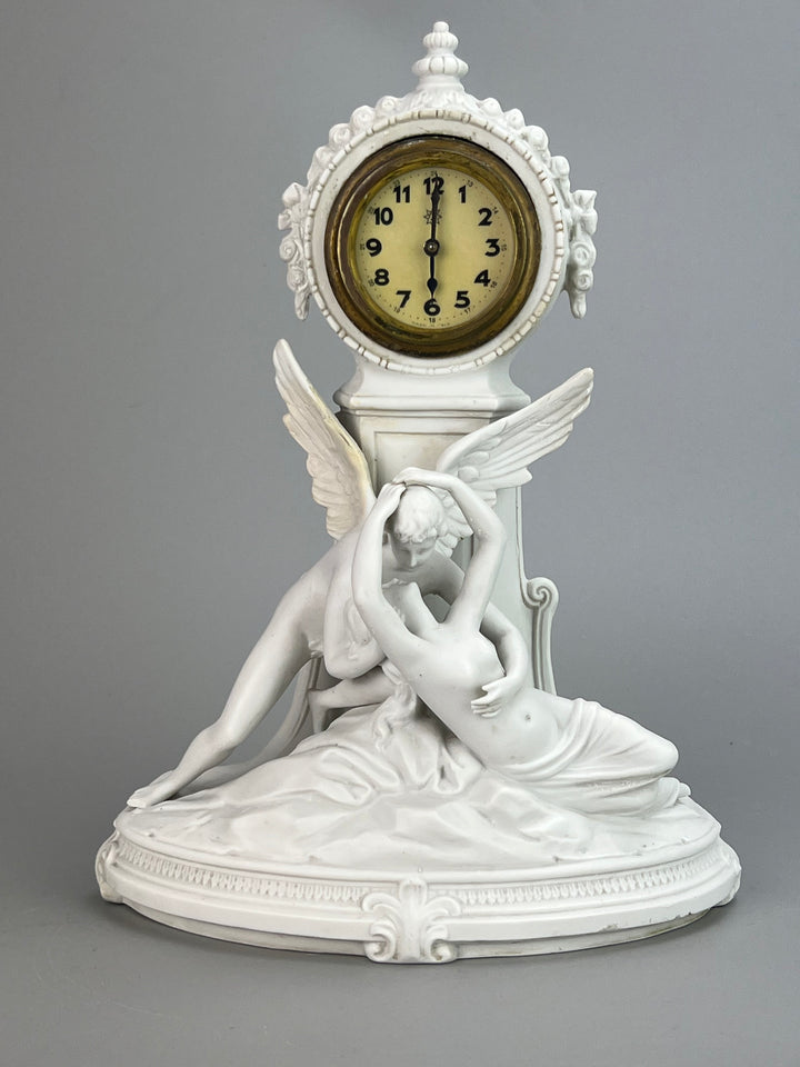Orologio da Mensola in Biscuit – Scultura “Amore e Psiche” – Junghans (Germania)