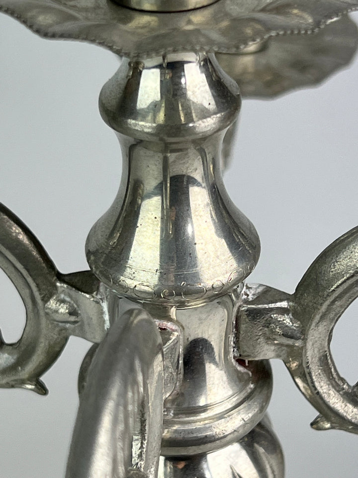 Coppia di candelabri in peltro a 5 bracci stile classico