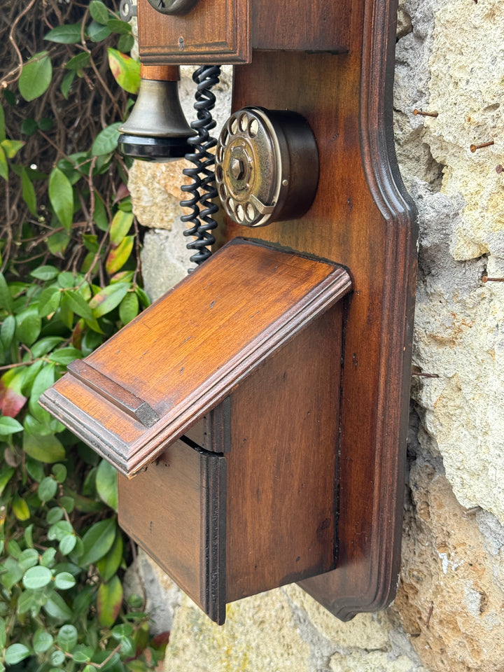 Telefono da parete in legno stile vintage primi '900