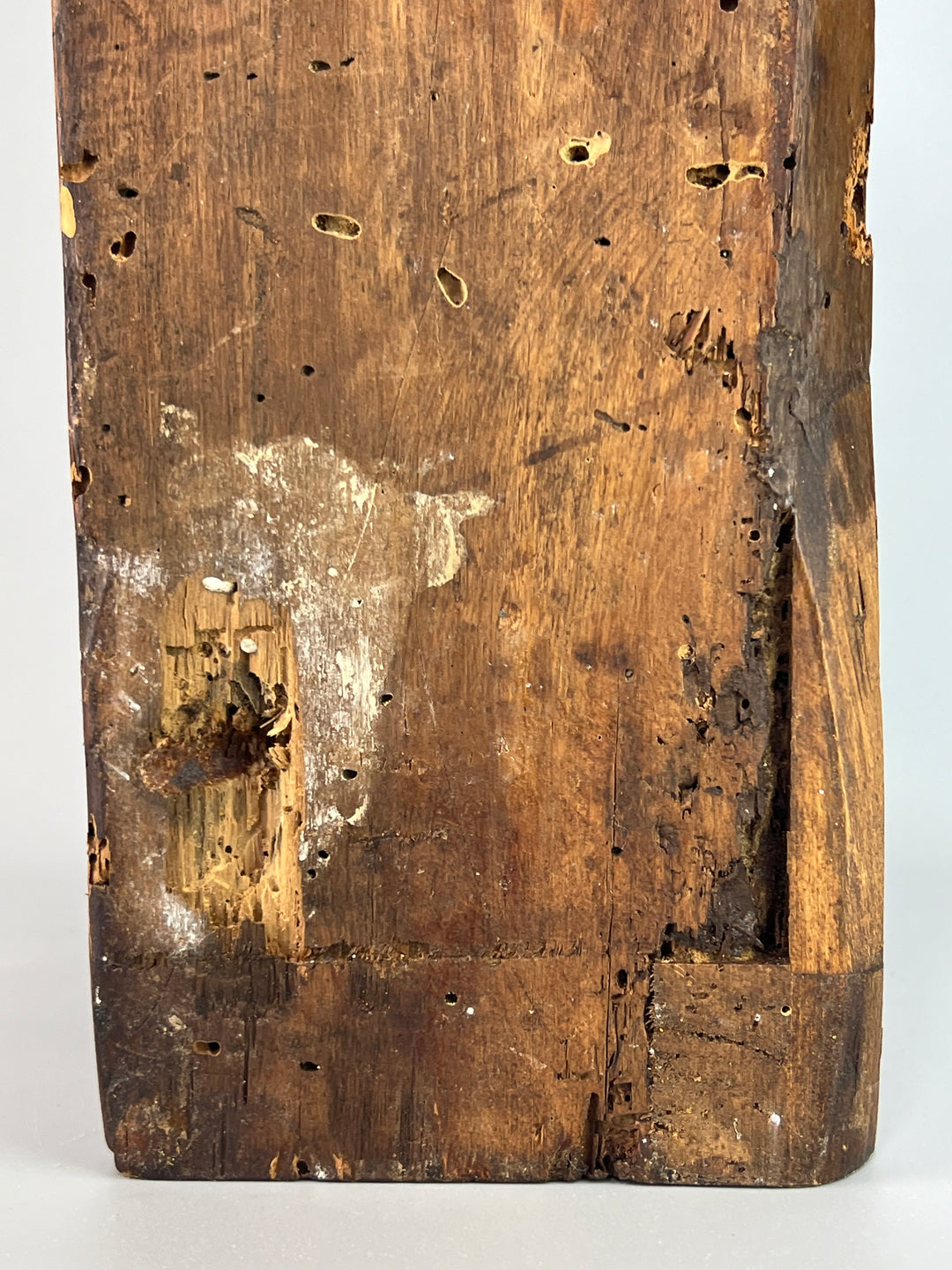 Coppia di capitelli in legno intagliati a mano elementi architettonici antichi