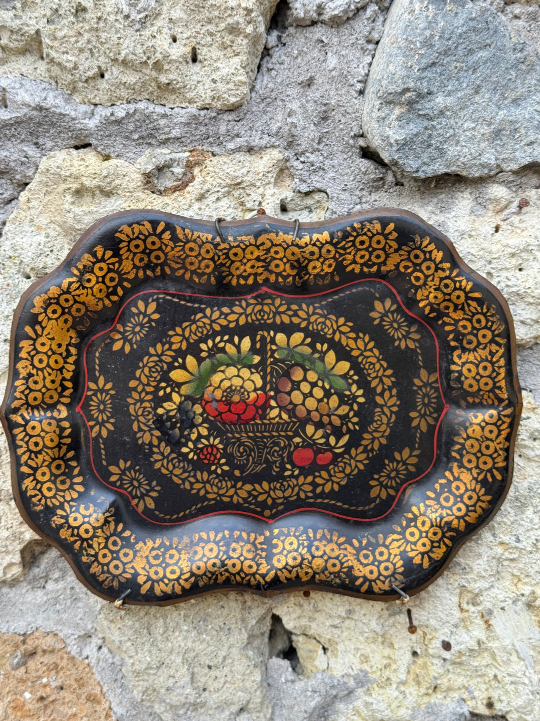 Set Vassoi vintage in metallo nero dipinti a mano con decorazioni floreali stile russo