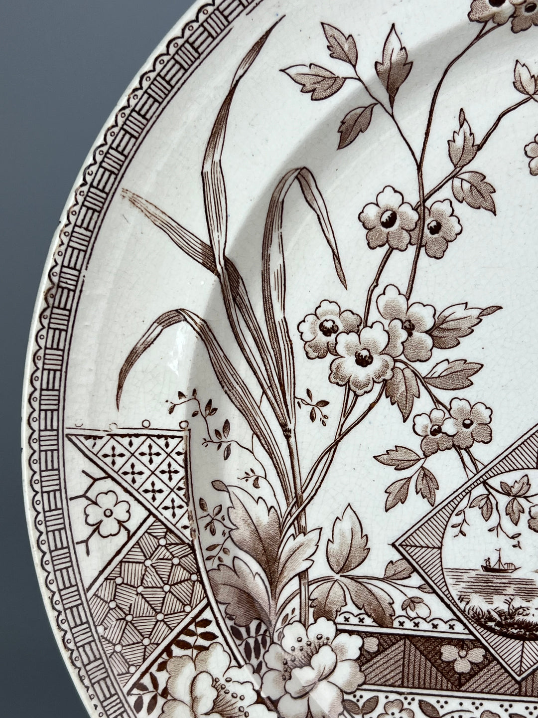iatto Antico Edge Malkin & Co – Decoro “Mysore” in Transferware Seppia, Fine ‘800