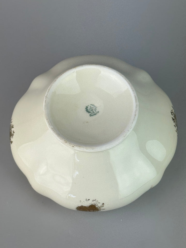 Scatola vintage in porcellana Bavaria con decoro floreale dorato
