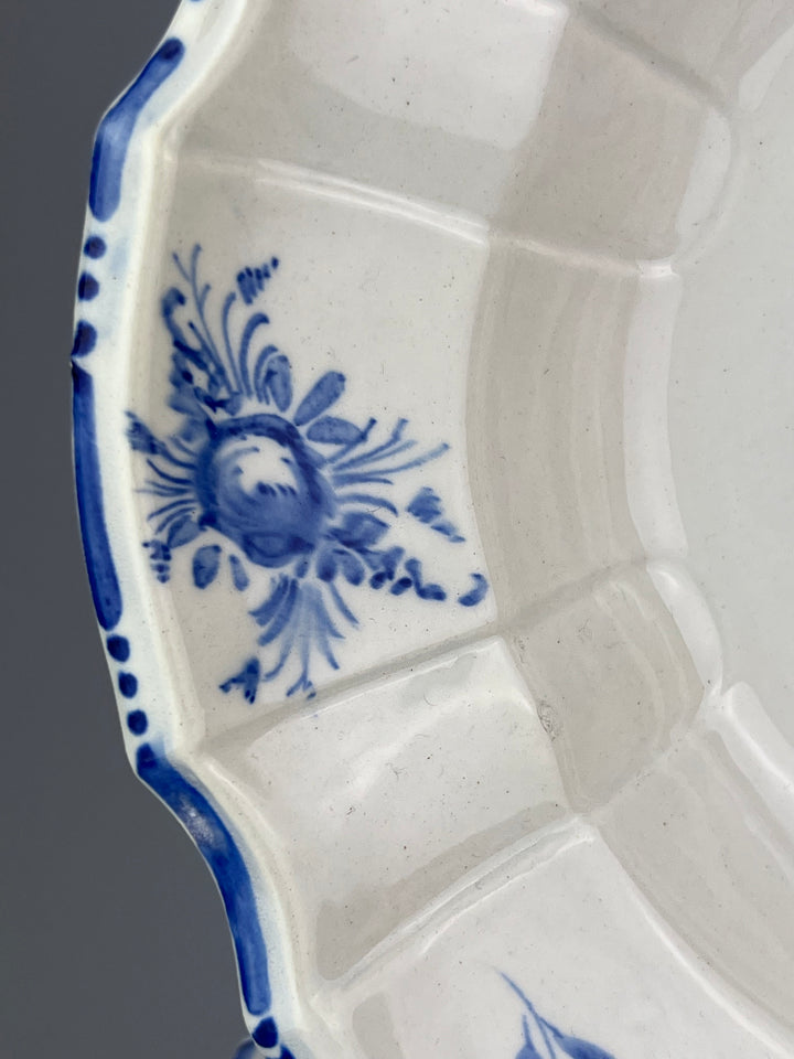 Set di 8 Piatti in Ceramica Dipinta – Manifattura Nove, Decoro Blu Cobalto