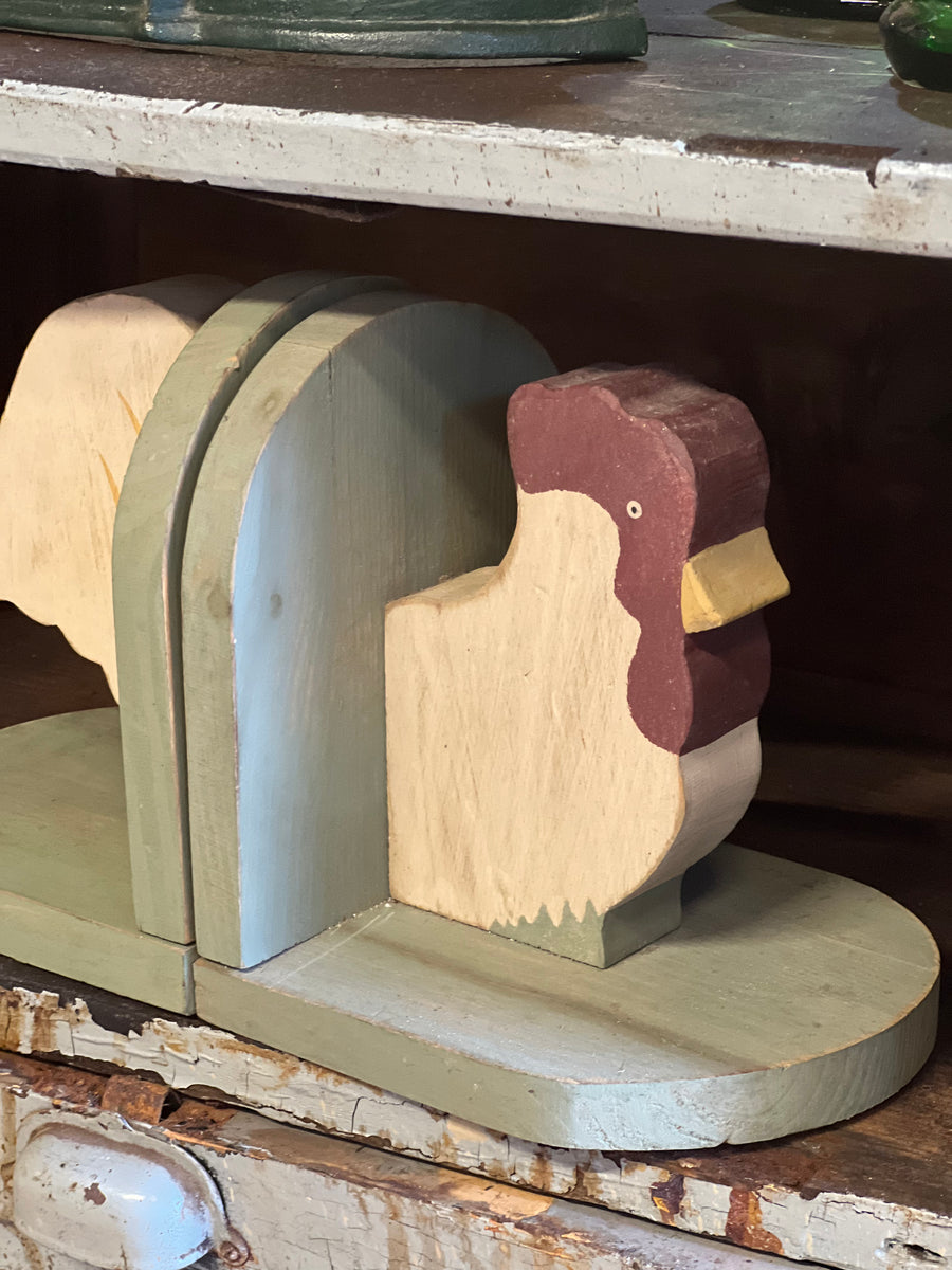 Fermalibri vintage in legno con galline sagomate e dipinte a mano in stile country