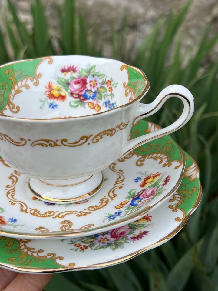 Trio tazza da tè in porcellana inglese Royal Albert