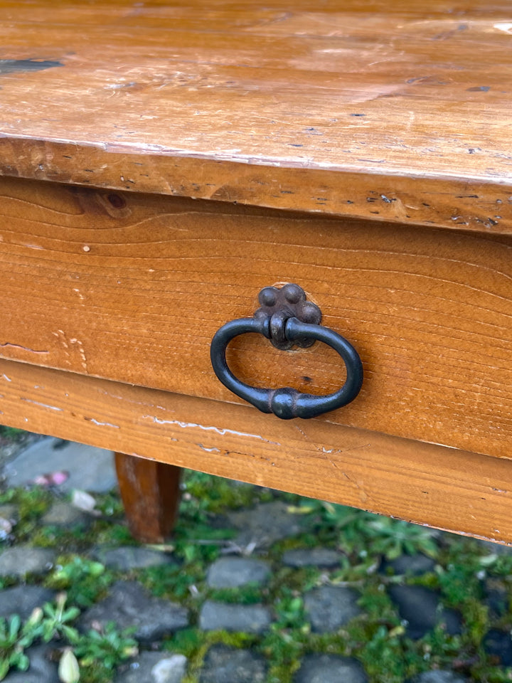 Tavolo vintage in legno massello con cassetto – Artigianato rustico italiano