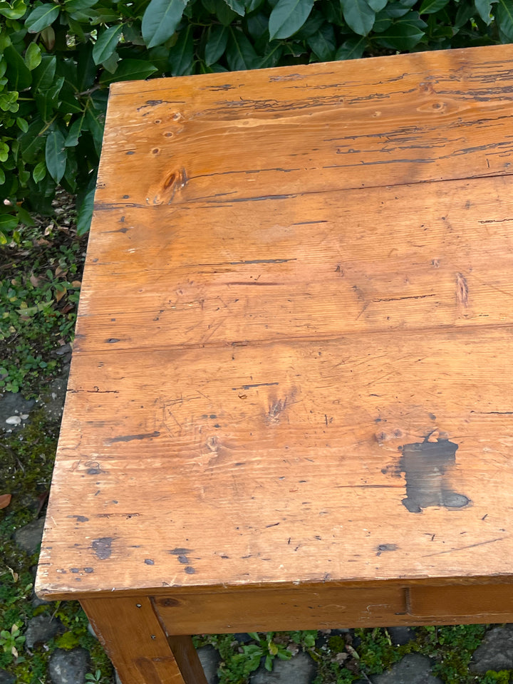Tavolo vintage in legno massello con cassetto – Artigianato rustico italiano