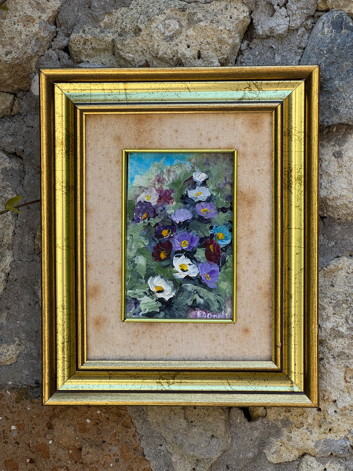 Coppia di Quadri ad olio su tela con viole e fiori firmati con cornici dorate