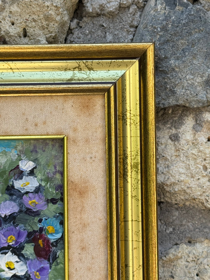 Coppia di Quadri ad olio su tela con viole e fiori firmati con cornici dorate