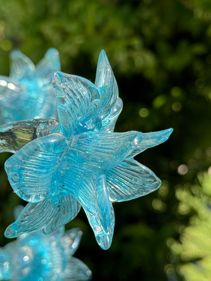 Lampadario a sei luci in vetro di Murano trasparente e  azzurro con fiori applicati