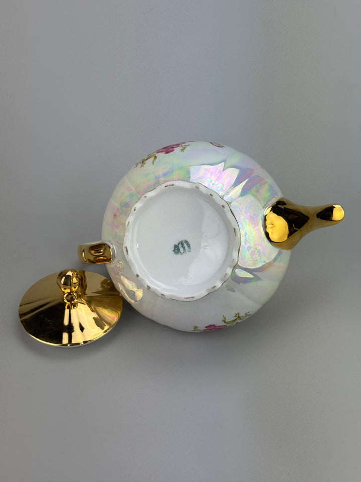 Servizio da tè Tirschenreuth Bavaria per 12 persone in porcellana iridescente con oro e decoro floreale