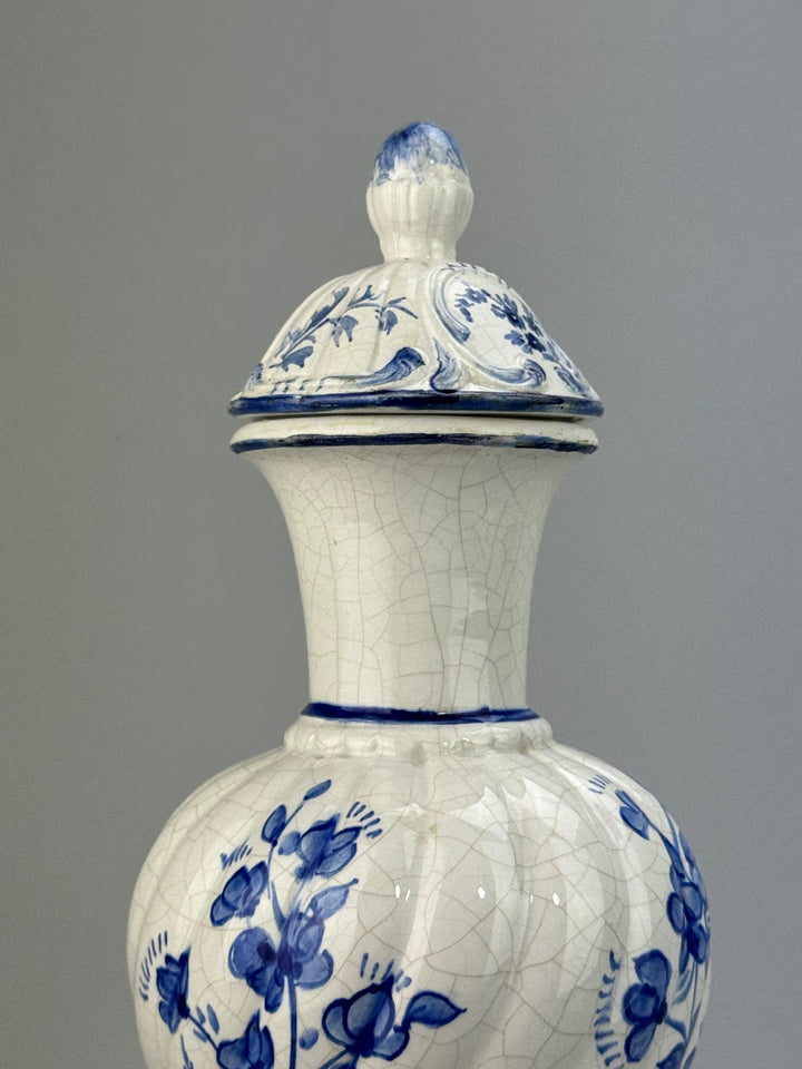 Potiche in ceramica di Bassano con decoro floreale blu vintage