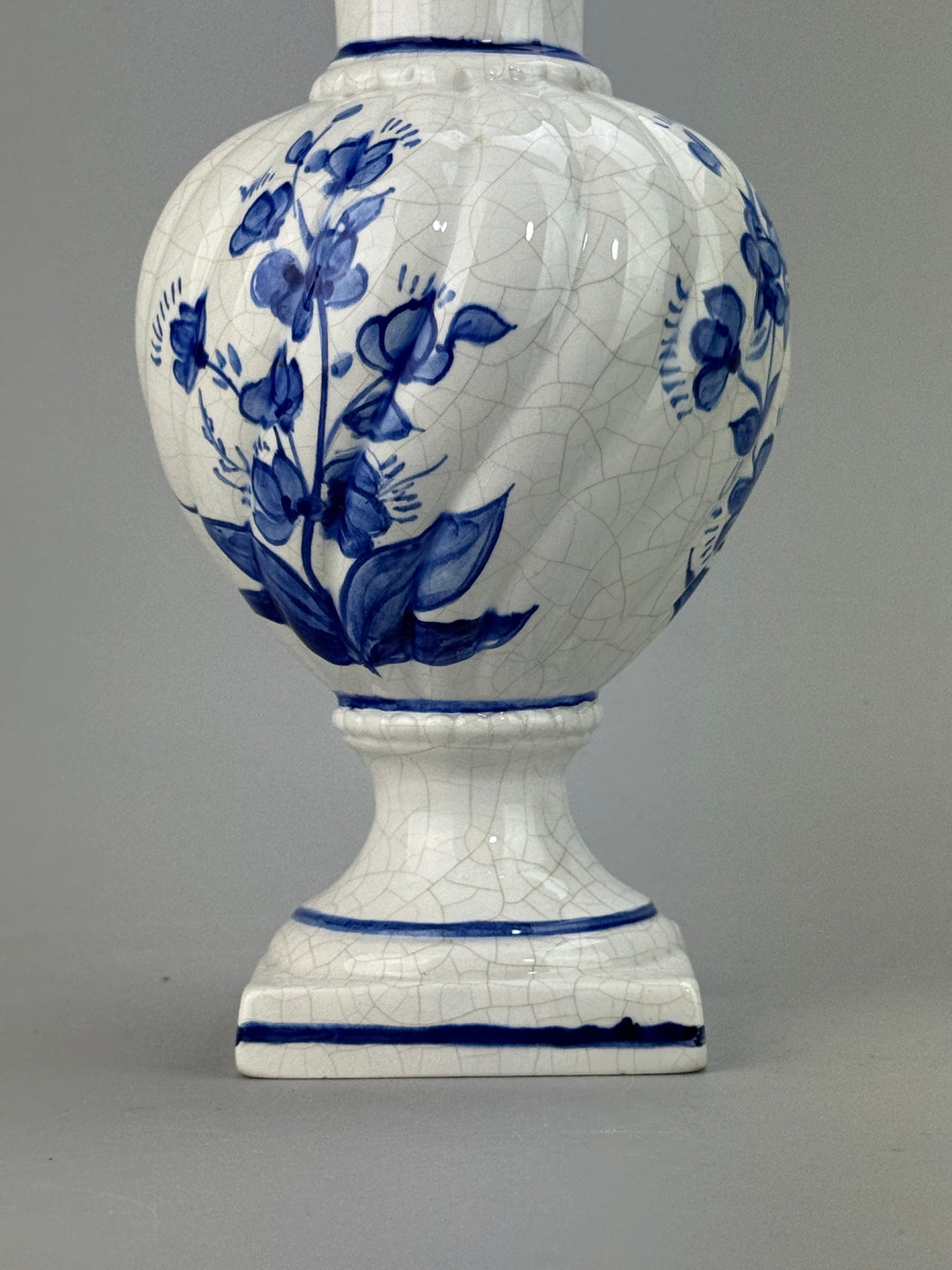 Potiche in ceramica di Bassano con decoro floreale blu vintage