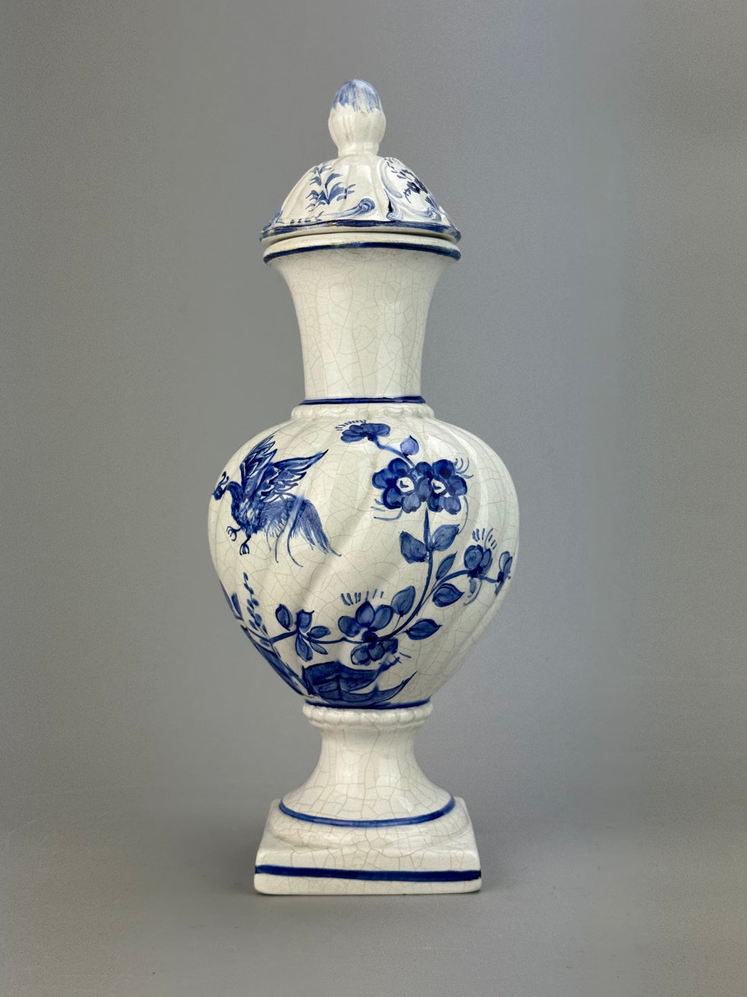 Potiche in ceramica di Bassano con decoro floreale blu vintage