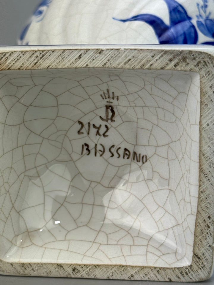 Potiche in ceramica di Bassano con decoro floreale blu vintage
