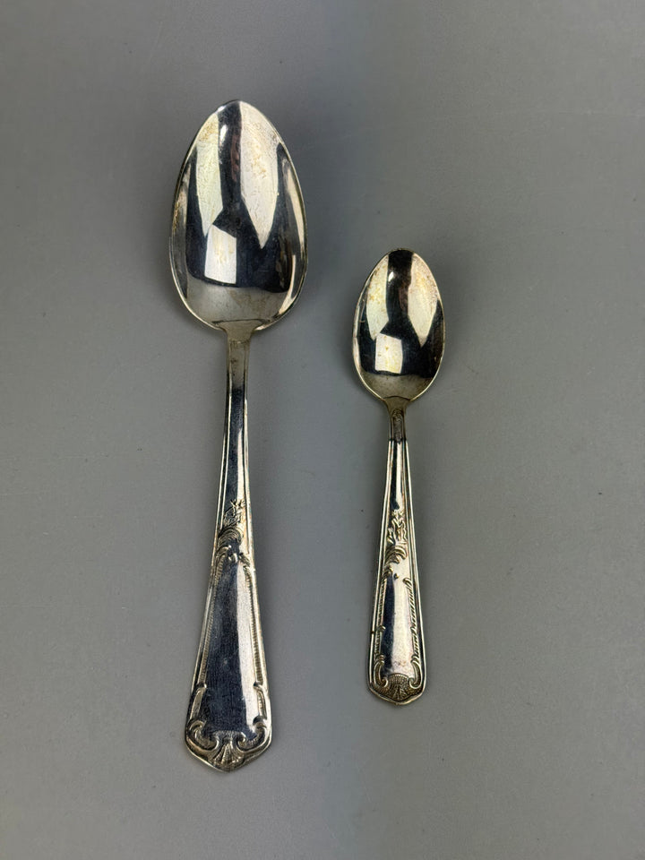 Servizio di posate vintage silverplate per 6 persone con posate da servizio
