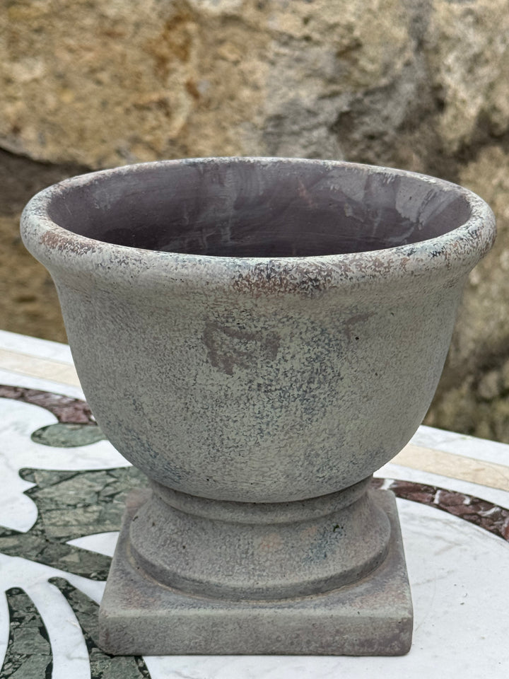 Cachepot decorativi grigi in terracotta dipinta