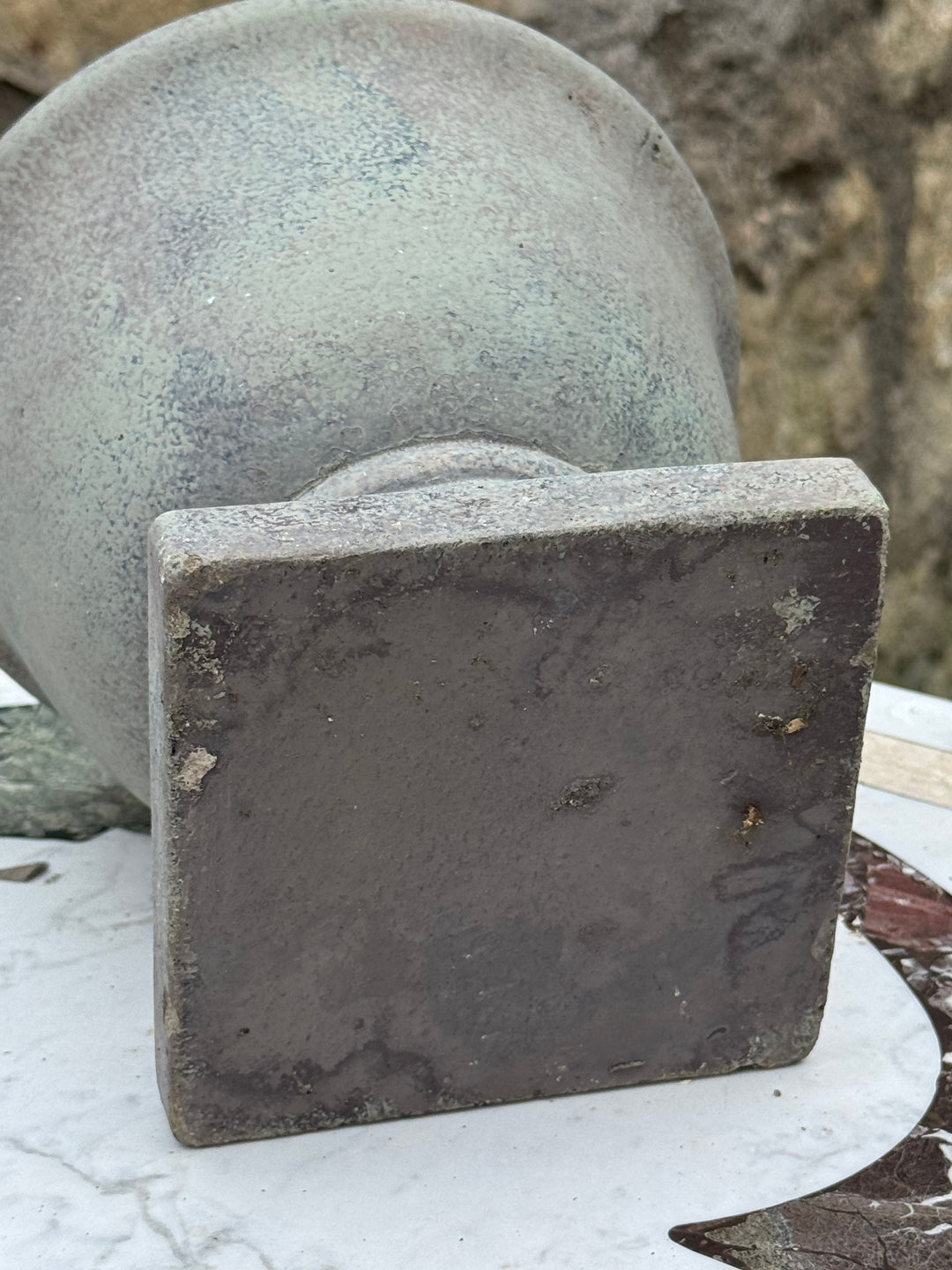 Cachepot decorativi grigi in terracotta dipinta
