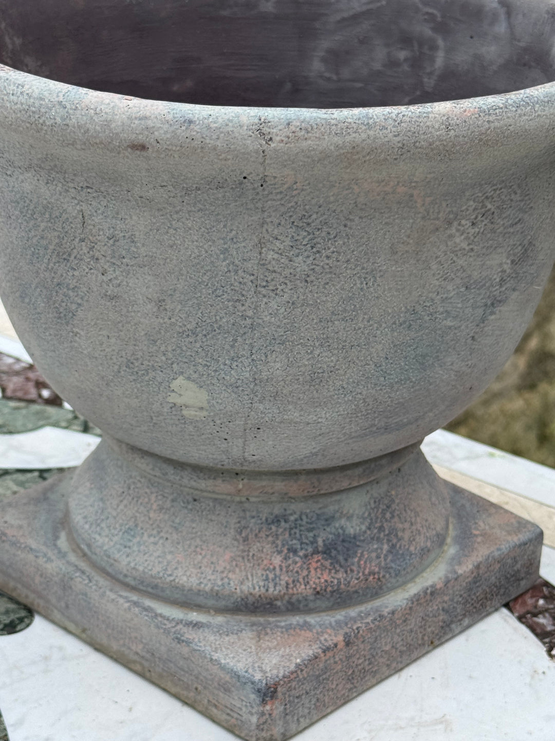 Cachepot decorativi grigi in terracotta dipinta