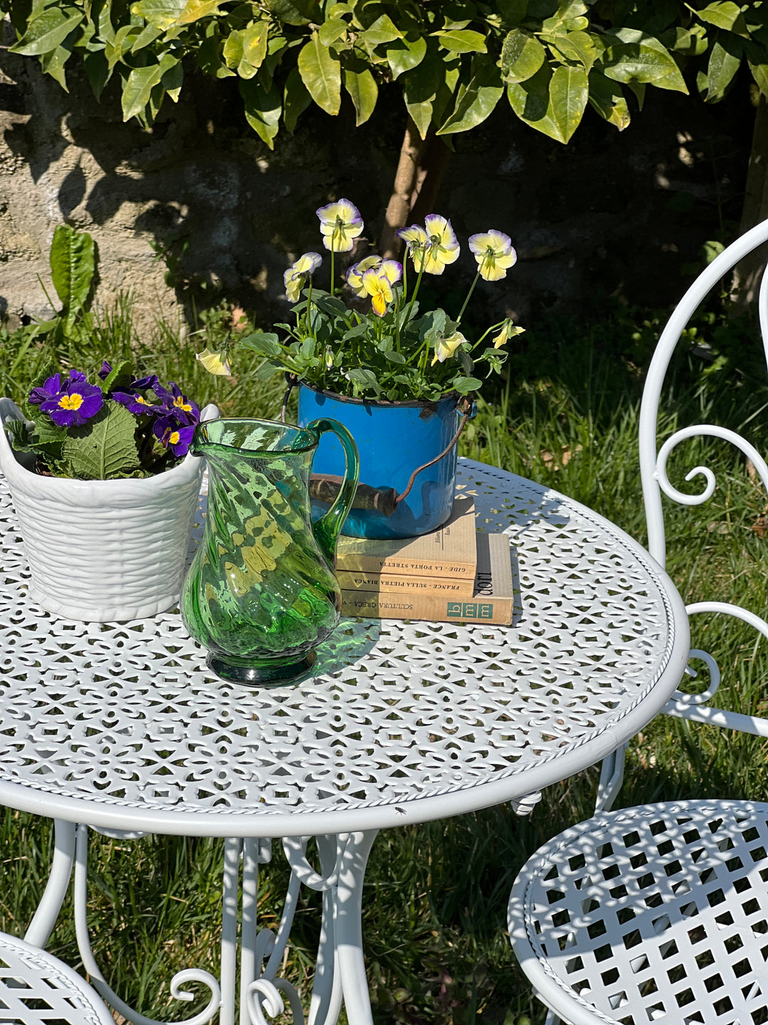 Set da giardino tavolo e due sedie bianco