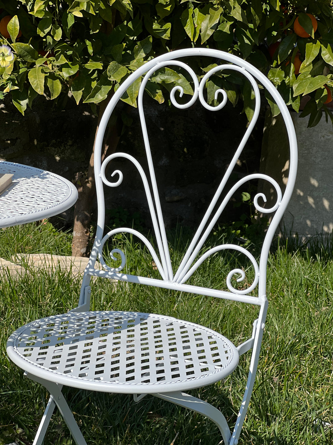 Set da giardino tavolo e due sedie bianco